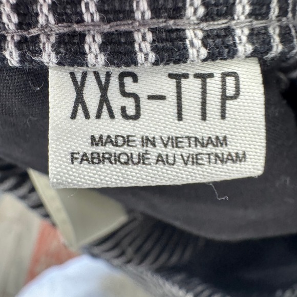 BDG Urban Outfitters Pinstripe Railroad Baggy Long Cargo Shorts Cropped Jean - Picture 5 of 7